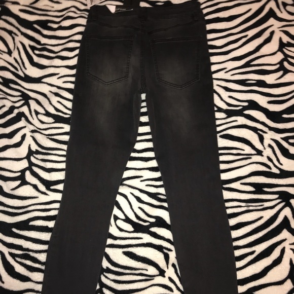 Women’s pant - Picture 2 of 2